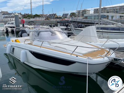 FLYER 8 SUNDECK BENETEAU